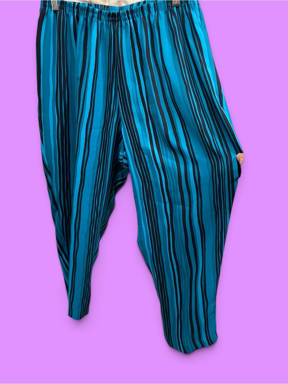 Cute 90s aqua stripe pull on elastic waist relaxed pants office casual everyday